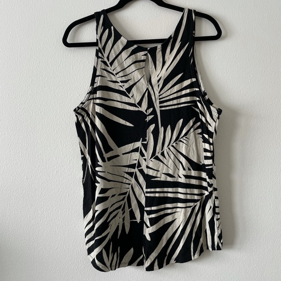 Lowered! 💥 Women’s Merona B&W Textured Blouse (Keyhole back) - Picture 4 of 5